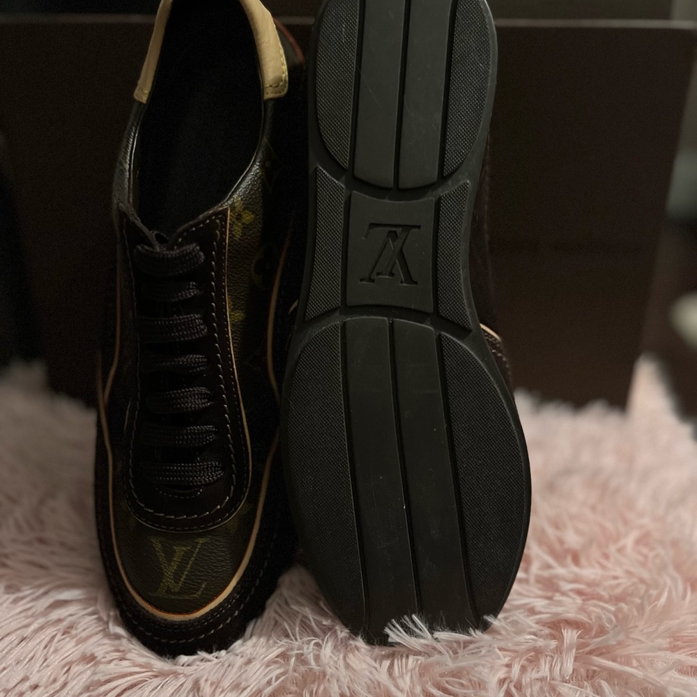 Brand new REAL LOUIS VUITTON shoes - Picture 6 of 11
